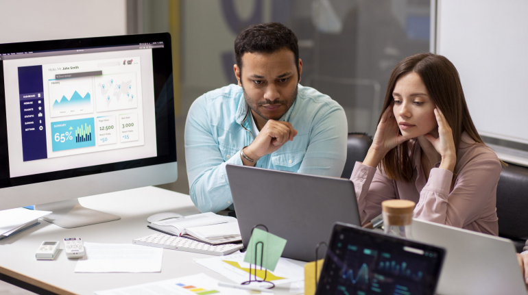 modern-equipped-computer-lab